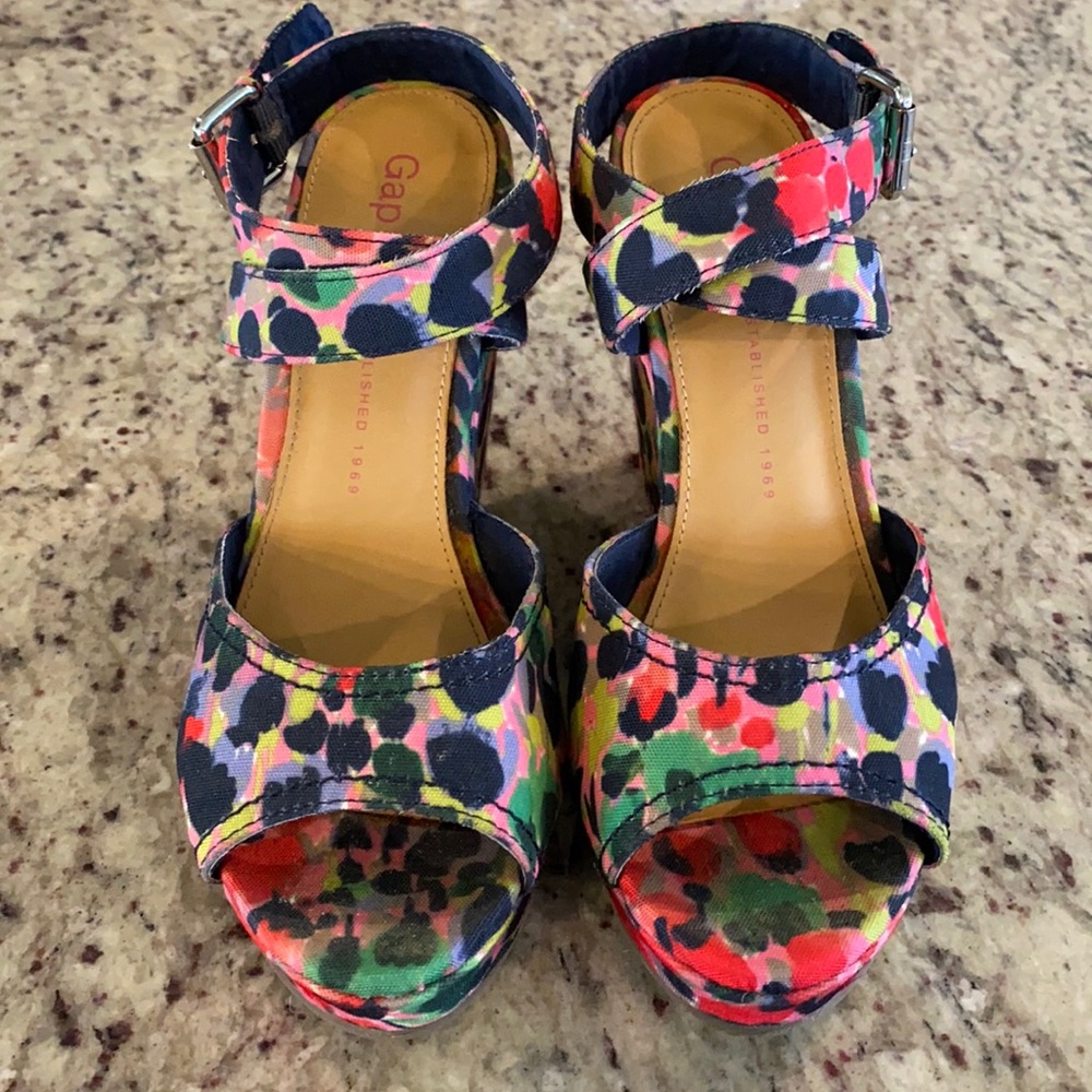 Gap multi colored abstract floral wedges